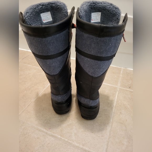 Like New The North Face, Women's Shellista IV Tall Winter Boots - Black. Size: 6 - Picture 7 of 7